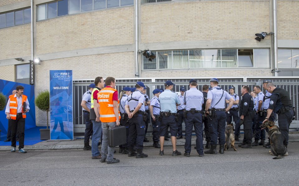 Стачка на полицията отлага мачове в Холандия