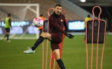 Милан все още на тъмно относно Романьоли