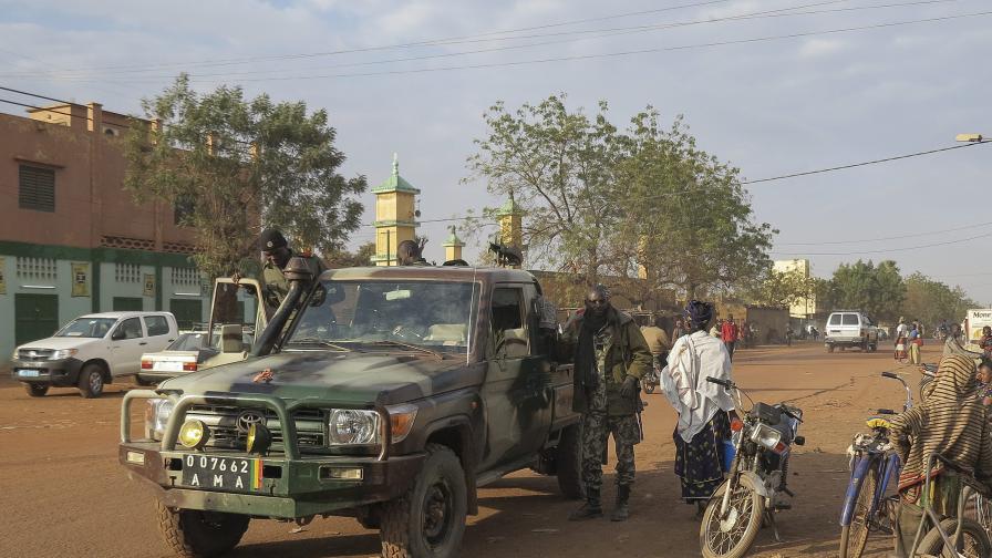 Заложническата криза в Мали приключи с 12 убити