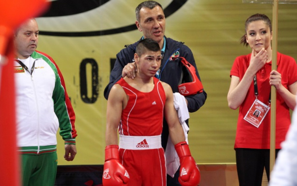 Даниел Асенов загуби драматично на Световното по бокс