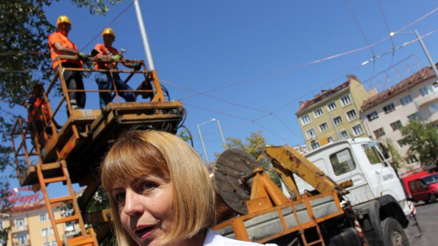 Йорданка Фандъкова инспектира ремонта на Руски паметник