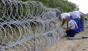 Строителството на оградата по границата със Сърбия