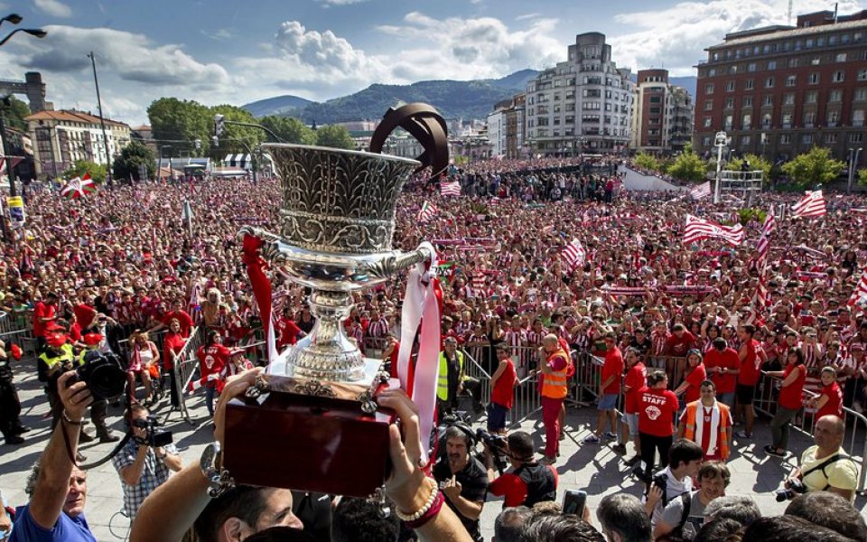 Хиляди празнуват с Атлетик в Билбао