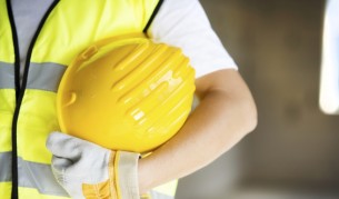 Глобяват строителите на спортната зала "Арена Бургас"