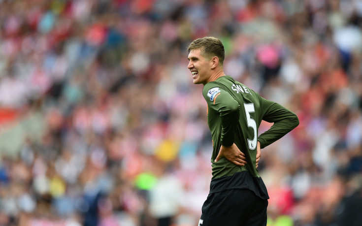 Евертън окончателно измъква Стоунс от лапите на Челси