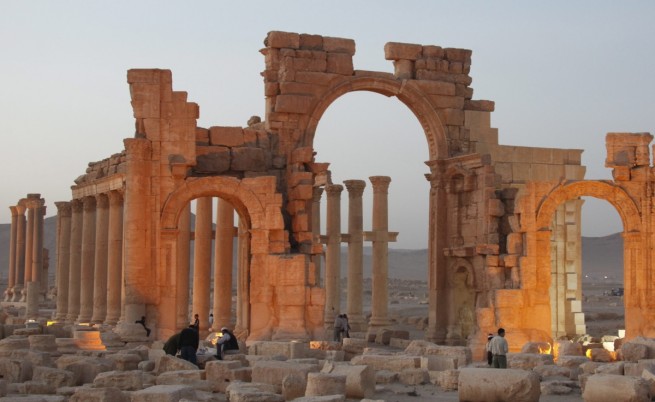 „Ислямска държава“ взриви още един древен храм в Палмира
