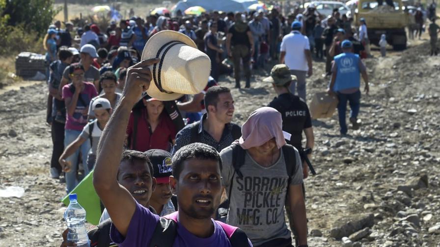 Мигрантите от македонската граница стигнаха до Унгария