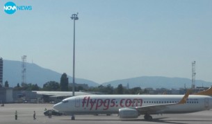 Турски самолет кацна аварийно в София