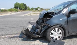 Автомобилът, в който пътували четирите момичета, след катастрофата