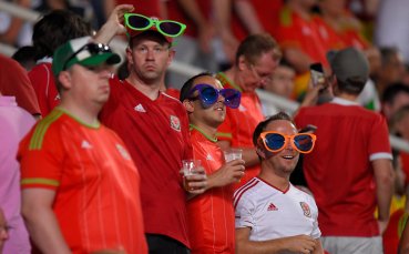 Уелс предупреди феновете за нахлуванията на терена