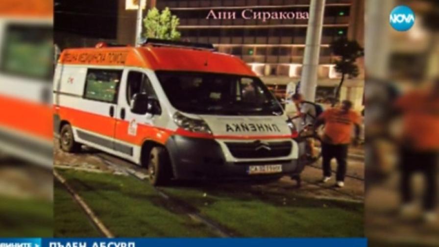 Линейка заседна в „зелените” релси на „Руски паметник”