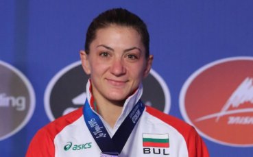 Евелина Николова отново постигна категорична победа над трикатната европейска шампионка