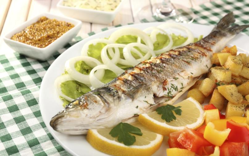 риба картофи чиния порция ястие