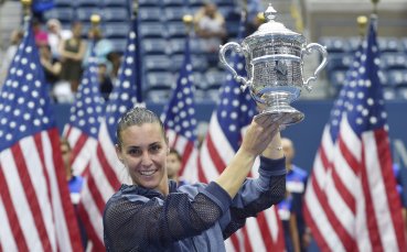 Триумфът на Флавия Пенета на US Open в СНИМКИ