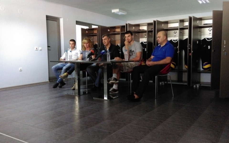 ВК Левски си намери треньор, Владо Николов призова феновете за подкрепа