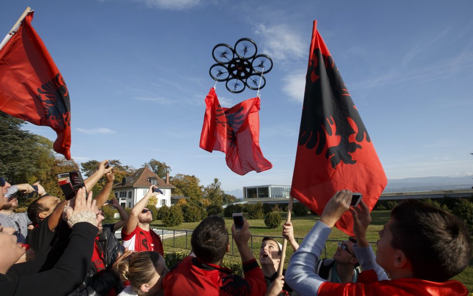 Албания иска прилично поведение от феновете срещу Сърбия