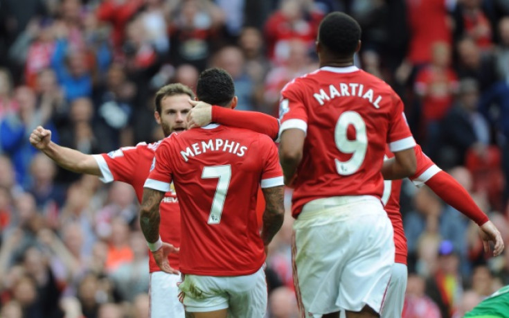 Класика на Манчестър Юнайтед ги изстреля на върха