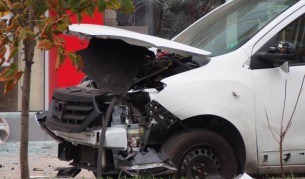 Взривиха автомобил пред банков клон във Варна