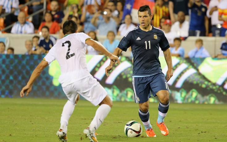 Аржентина падна, Агуеро се контузи