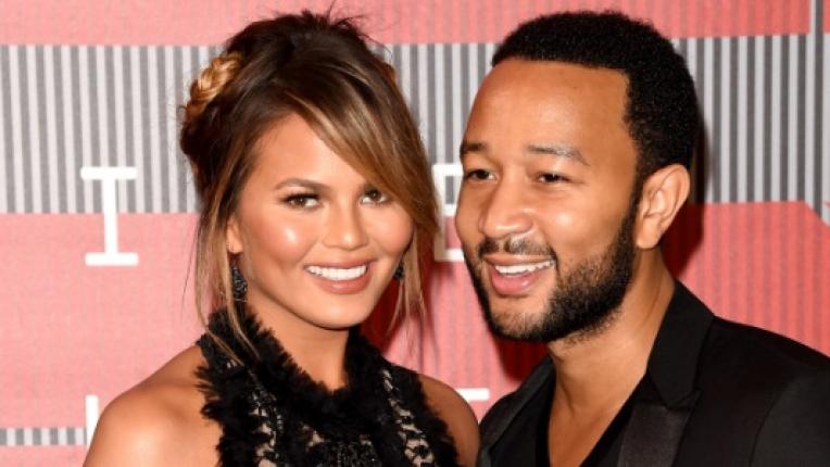  8 астрологично несъвместими звездни двойки, които обаче са щастливи дружно 