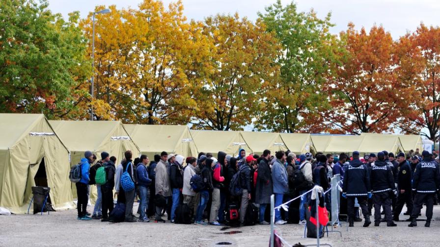 Бежанската криза притиска Словения, Хърватия и Австрия