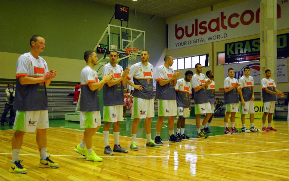 Баскетболистите на Берое пристигнаха в Тиват