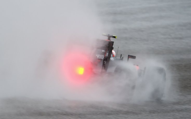 Отложиха за утре квалификацията в САЩ