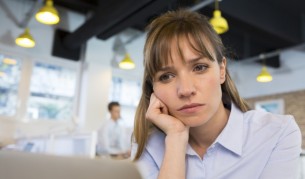 Хората над 30 г. не са щастливи