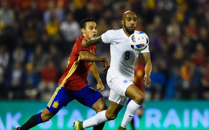 Тиаго Алкантара напусна контузен контролата с Англия