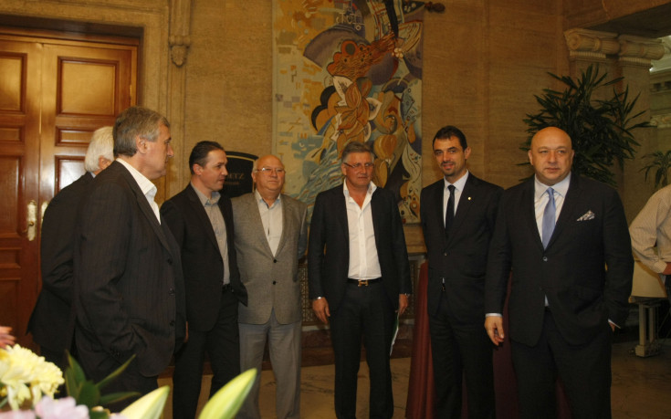 СНИМКИ: Локо Сф се сдоби с нов спонсор и нов спортен директор