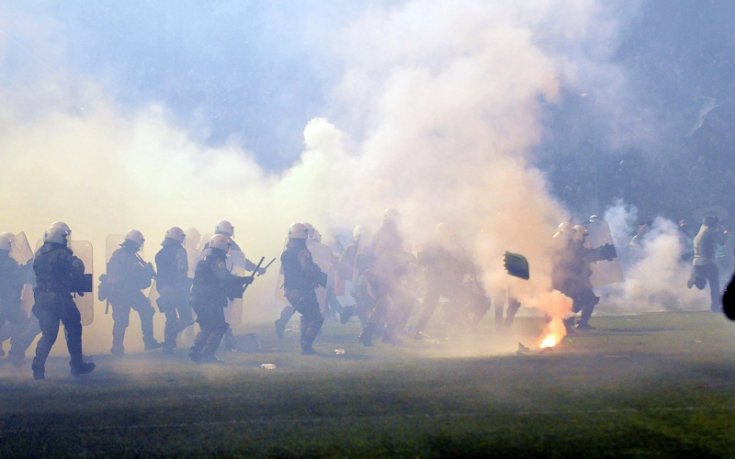 Сурови санкции за Панатинайкос след безредиците в дербито