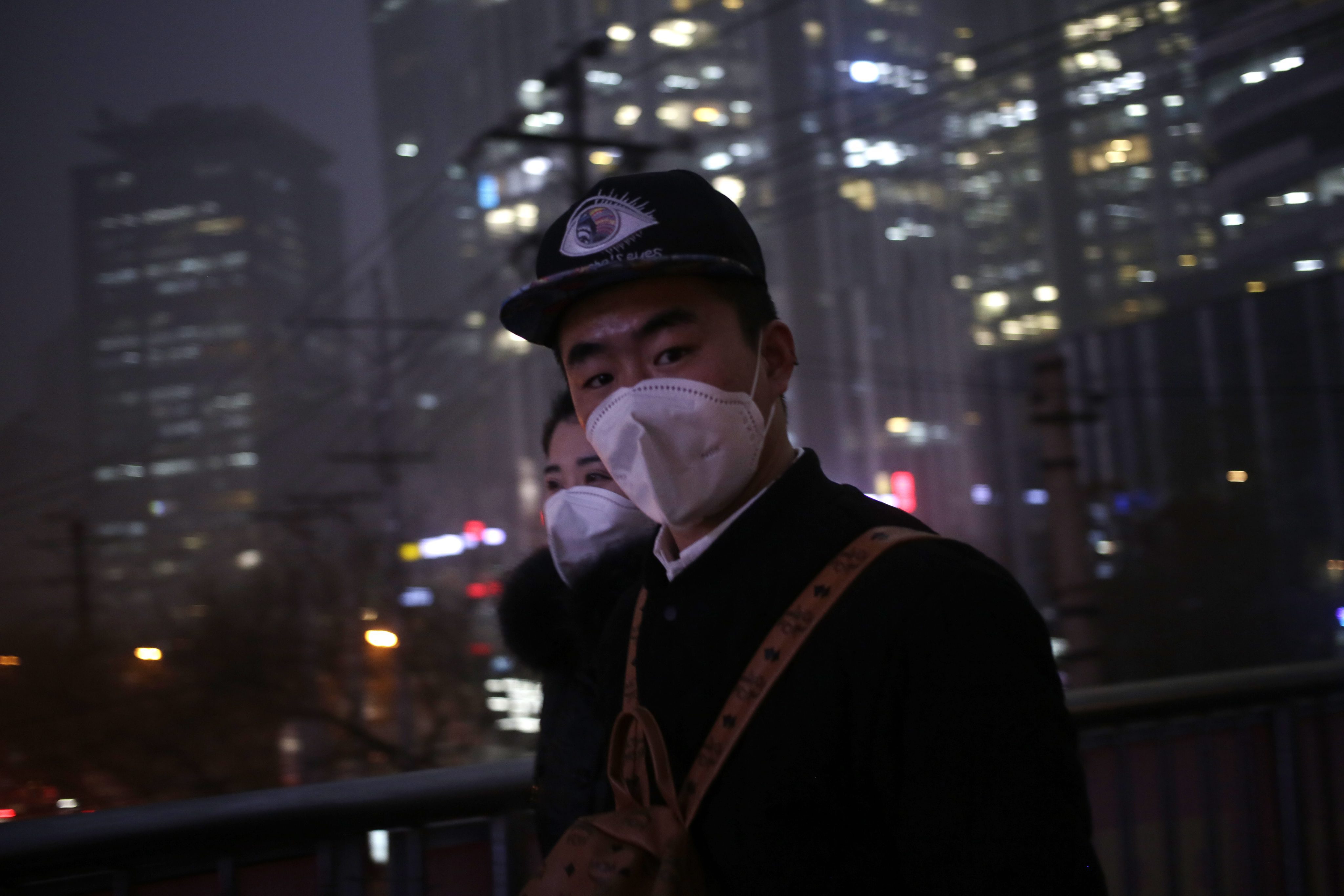 Гъстият смог в Пекин достигна опасно високи равнища
