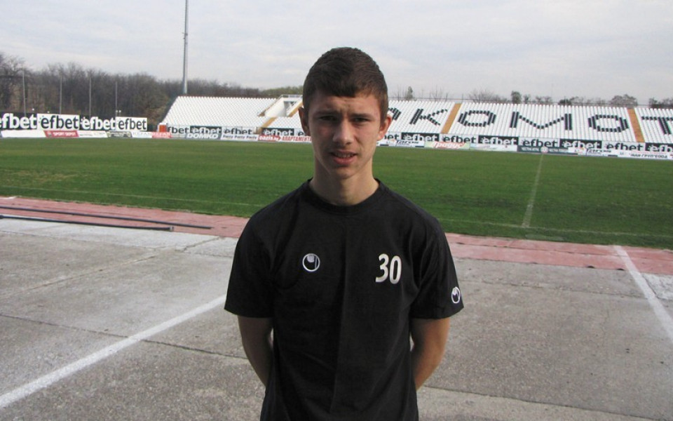 Латвийски младежки национал започна проби в Локо Пд