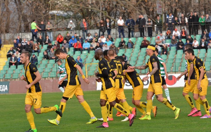 Мениджъри от Турция следят двама от Ботев