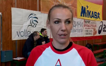 ВИДЕО: Волейболни легенди и аматьори играха в Мач на звездите