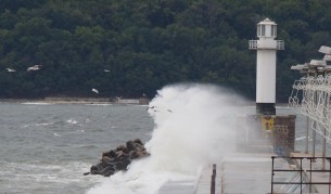 Студът идва, очаква се силен вятър по морето