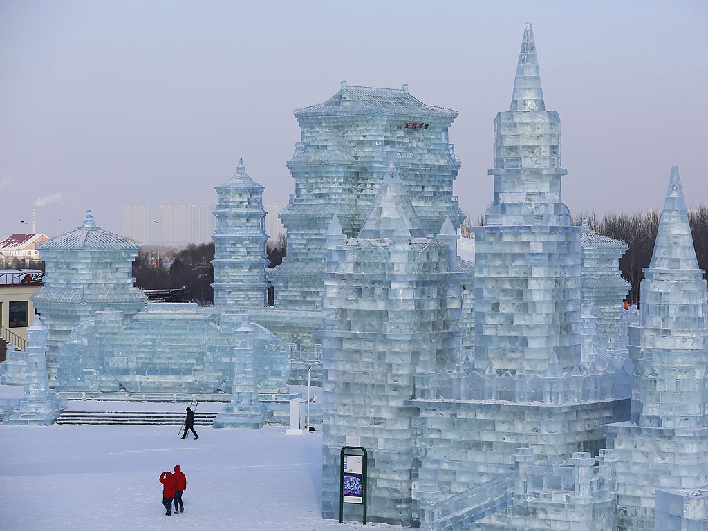 32-ри Международен фестивал на ледените и снежни фигури в град Харбин, провинция Хъйлундзян, Китай