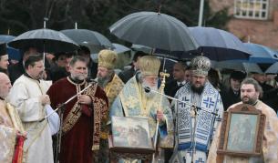 Патриарх Неофит освещава знамената