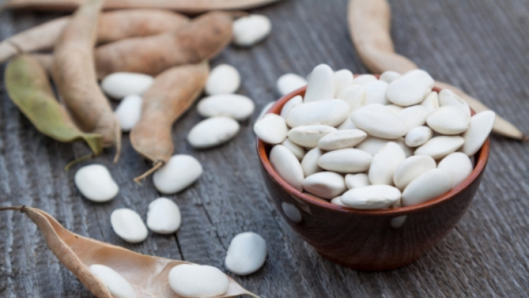  10 засищащи храни, които ни оказват помощ да отслабнем 