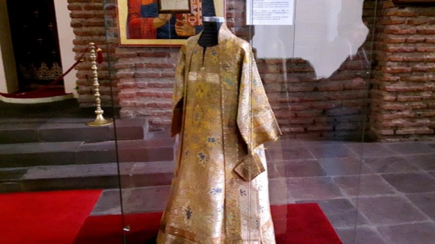 Богослужебните одежди на Васил Левски са изложени в храма "Св. София"