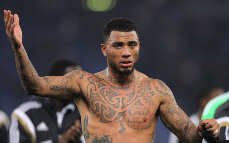 Фейенорд продава турчин, заплашвал журналист