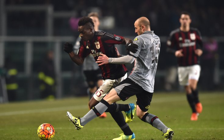 Милан гледа към финала за Купата, би аматьори навън