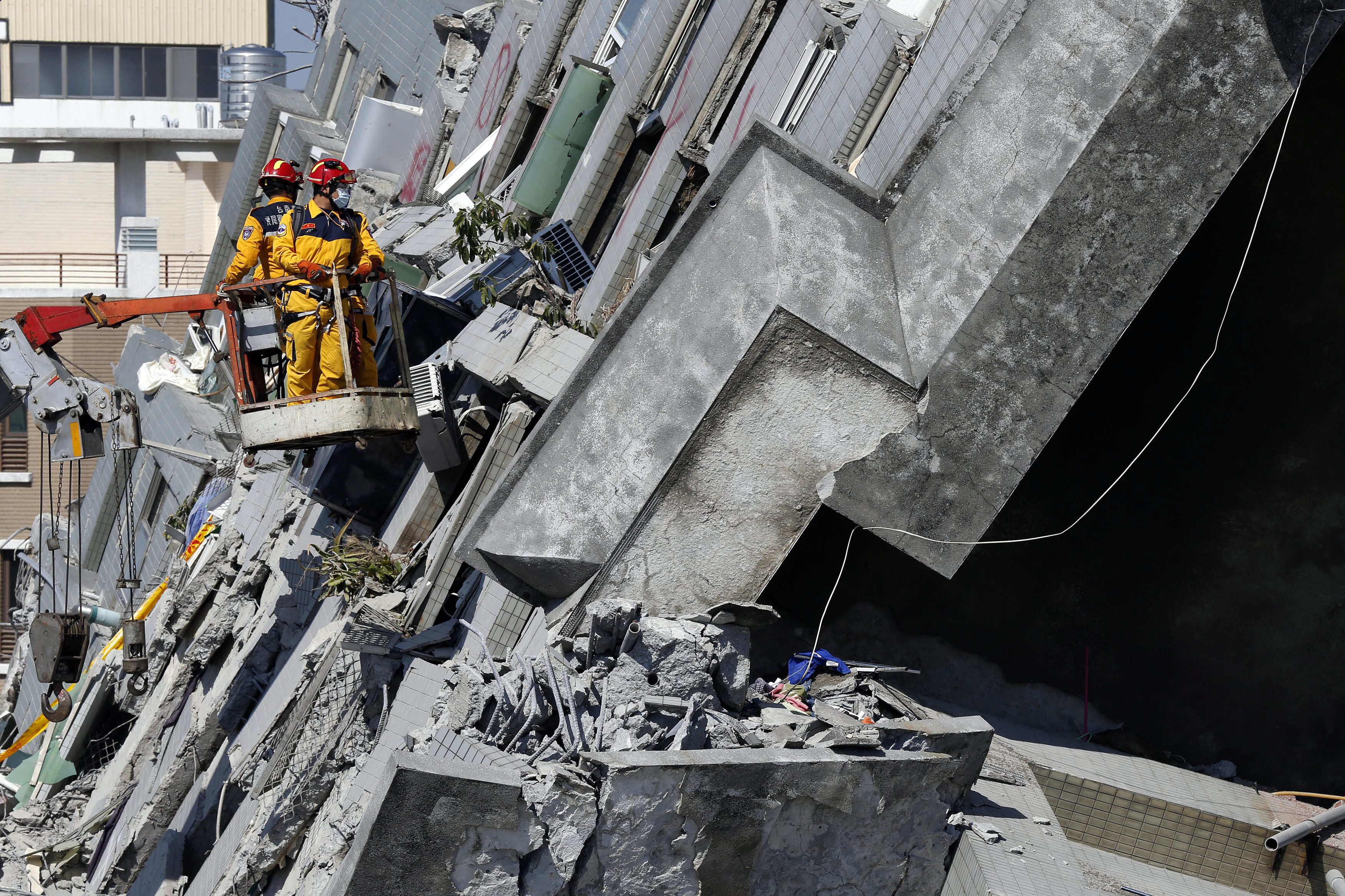 Разрухата след земетресението в Тайван през месец февруари.