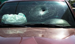 Шофьор без книжка връхлетя с колата си на игрище в Шумен