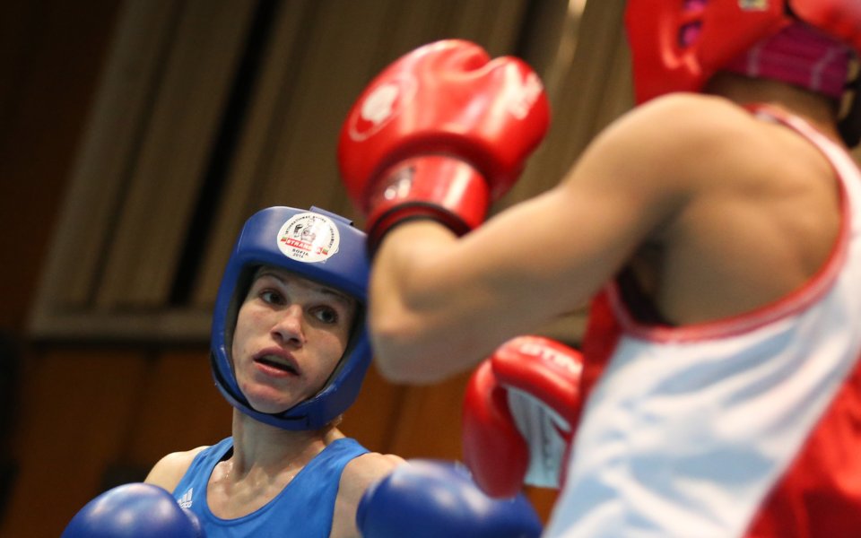 Станимира Петрова елиминирана на старта в боксовия турнир