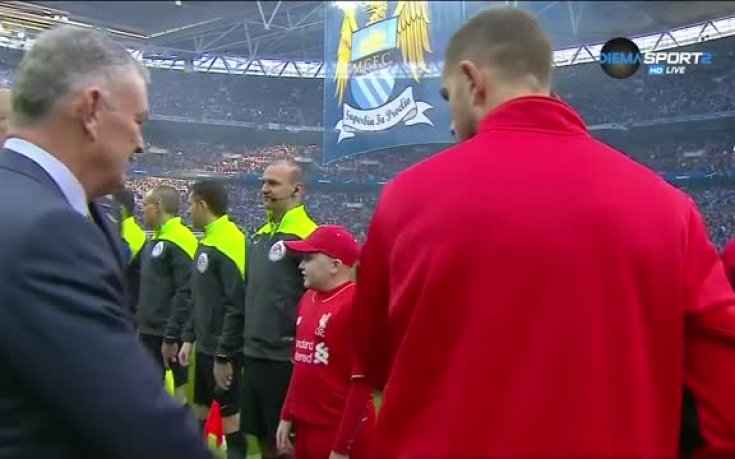 ВИДЕО: Трофеят, за който Ливърпул и Сити ще се сборят