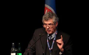 Ахел Мария Вияр е големият фаворит за президент на УЕФА
