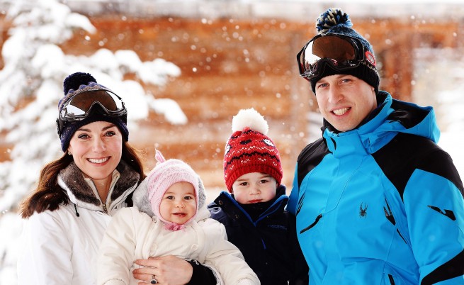 Децата на принц Уилям и Кейт за първи път в снега (снимки)