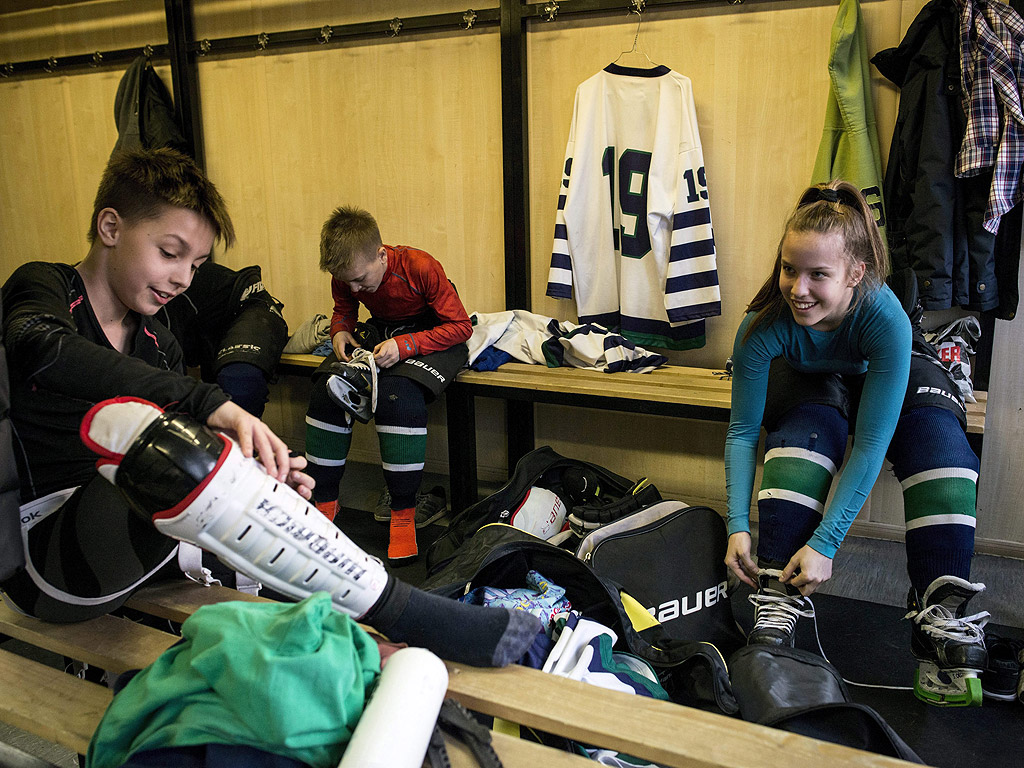 Девет унгарски жени професионалисти, които преследват кариера в професии, доминирани от мъжете.
