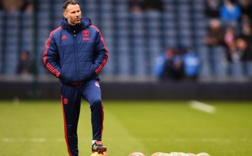 Легенда на Юнайтед последва Ван Гаал, Гигс си тръгва